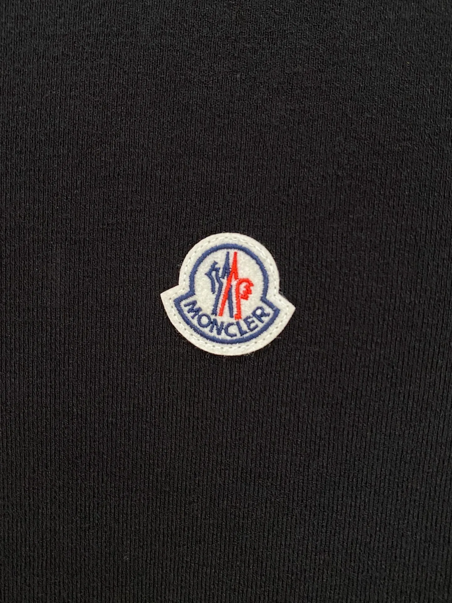 Moncler 2026 ， ， Breathable ， ， ， 。 ， ， ， ， ， 。 ， ， ， 。 Black ，Cream White ， ， 。 Sizes：M-4XL